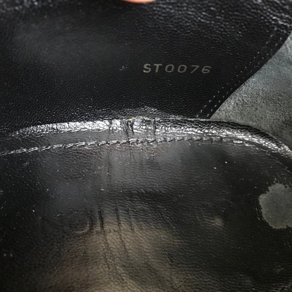 Louis Vuitton Men's Black Shoes - Picture 10 of 15